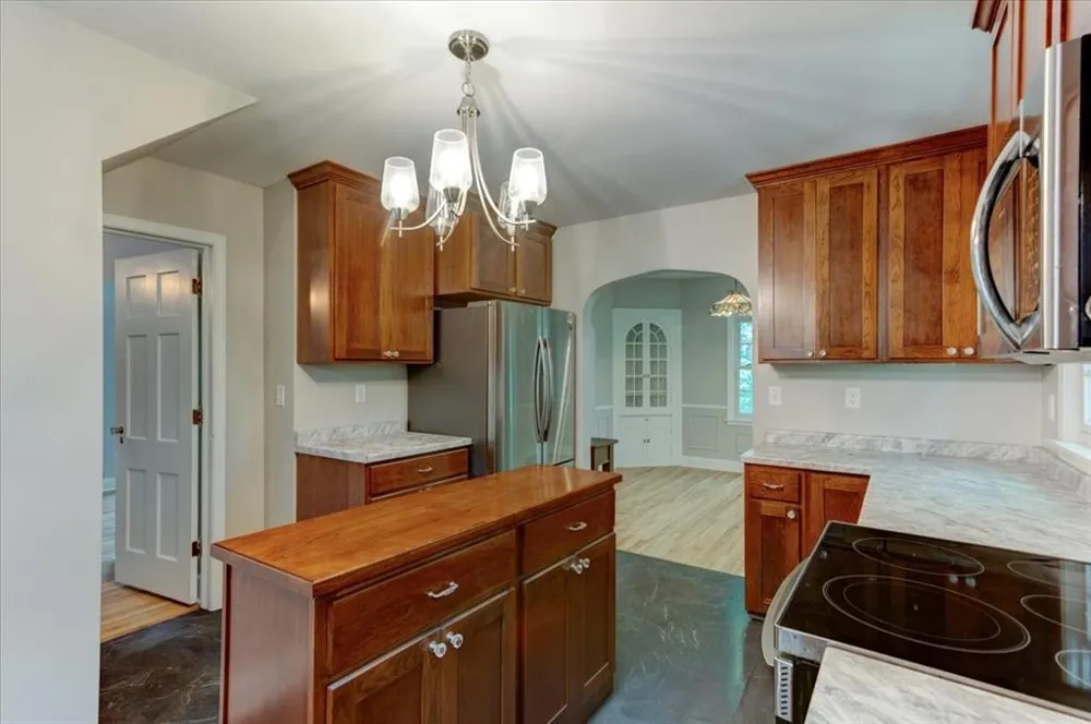 1319 Oakwood Avenue Menomonie, WI 54751