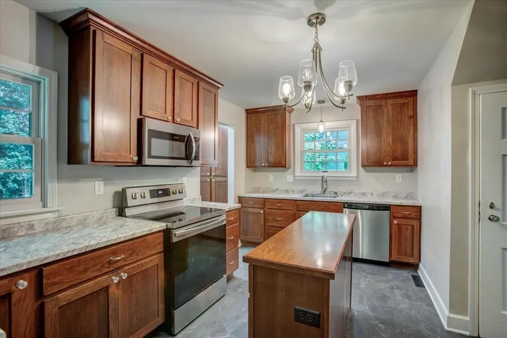 1319 Oakwood Avenue Menomonie, WI 54751