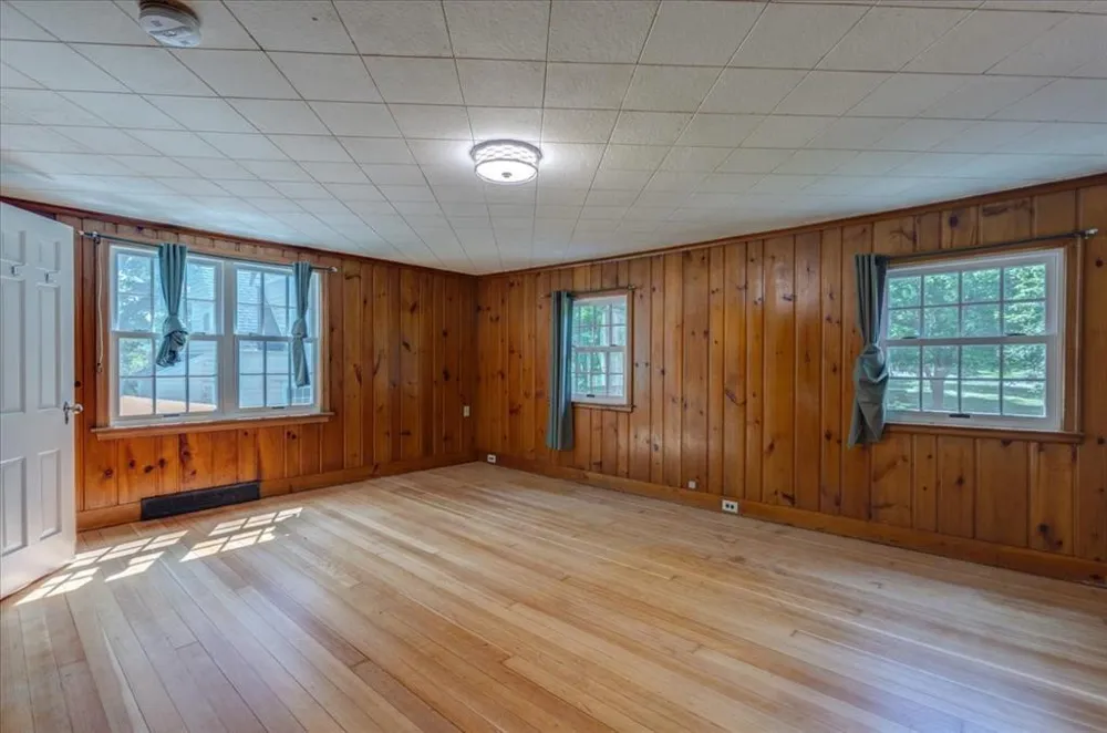 1319 Oakwood Avenue Menomonie, WI 54751