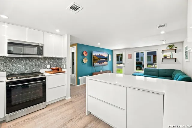 4610 TANNEY ST Austin, TX 78721