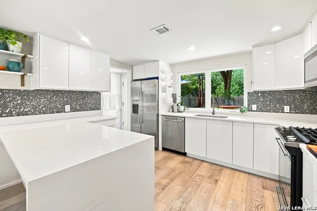 4610 TANNEY ST Austin, TX 78721