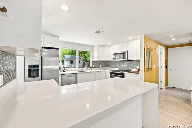 4610 TANNEY ST Austin, TX 78721