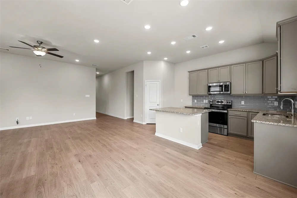 3224 Dottavio Lorena, TX 76655