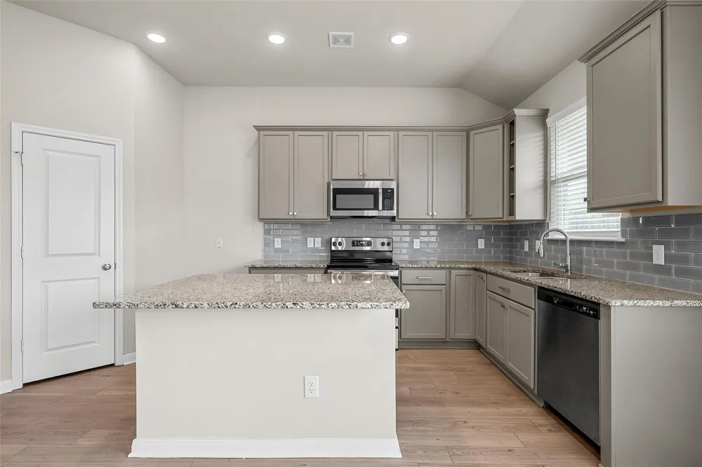 3224 Dottavio Lorena, TX 76655