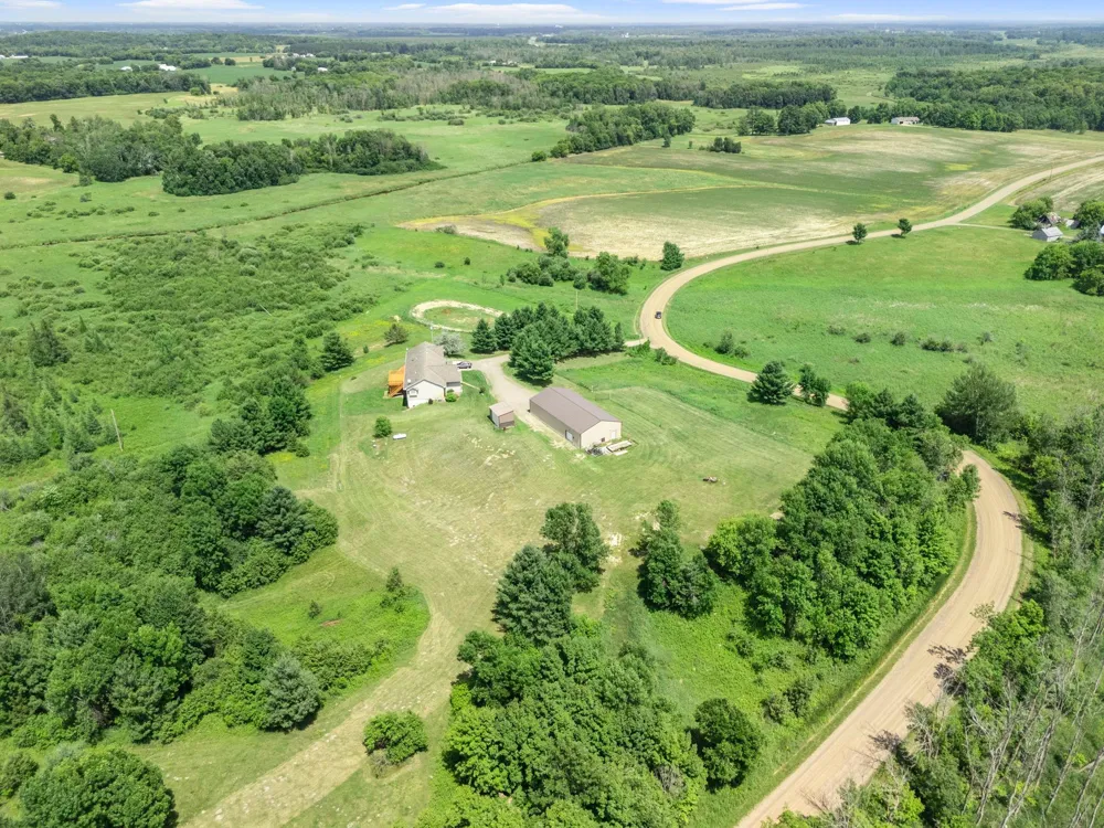 2490 Deer Drive Stanchfield, MN 55080