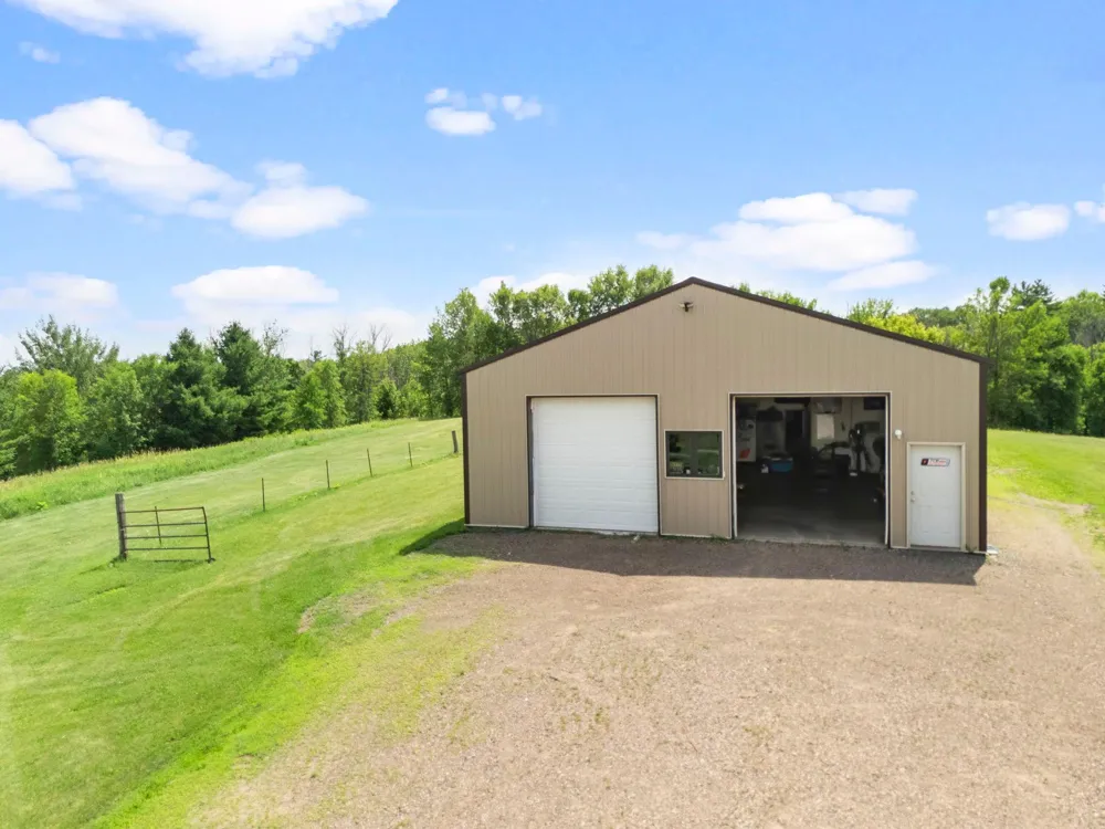 2490 Deer Drive Stanchfield, MN 55080