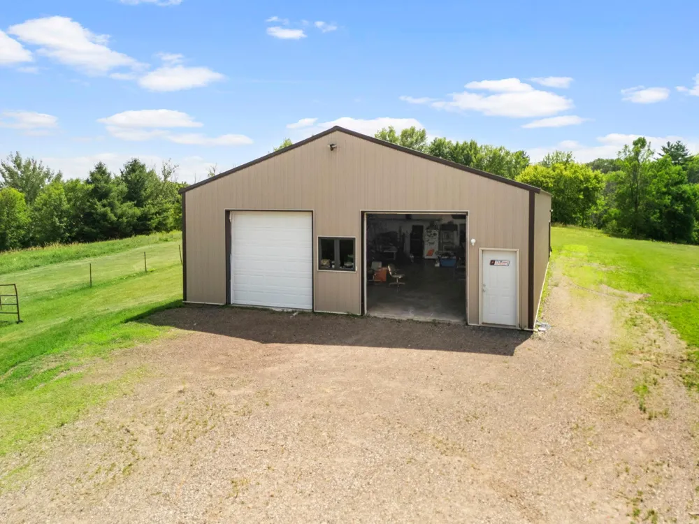 2490 Deer Drive Stanchfield, MN 55080