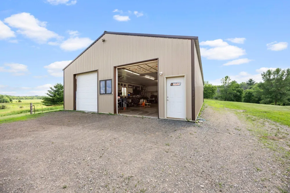 2490 Deer Drive Stanchfield, MN 55080
