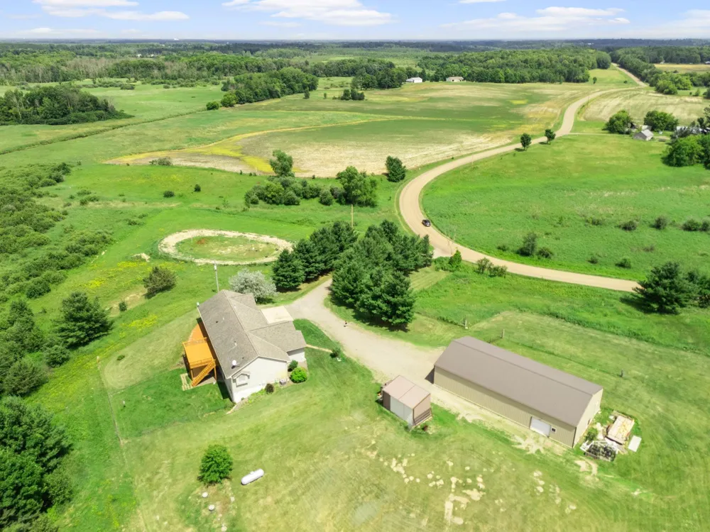 2490 Deer Drive Stanchfield, MN 55080