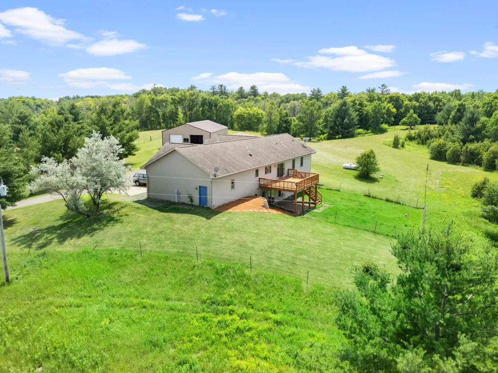 2490 Deer Drive Stanchfield, MN 55080