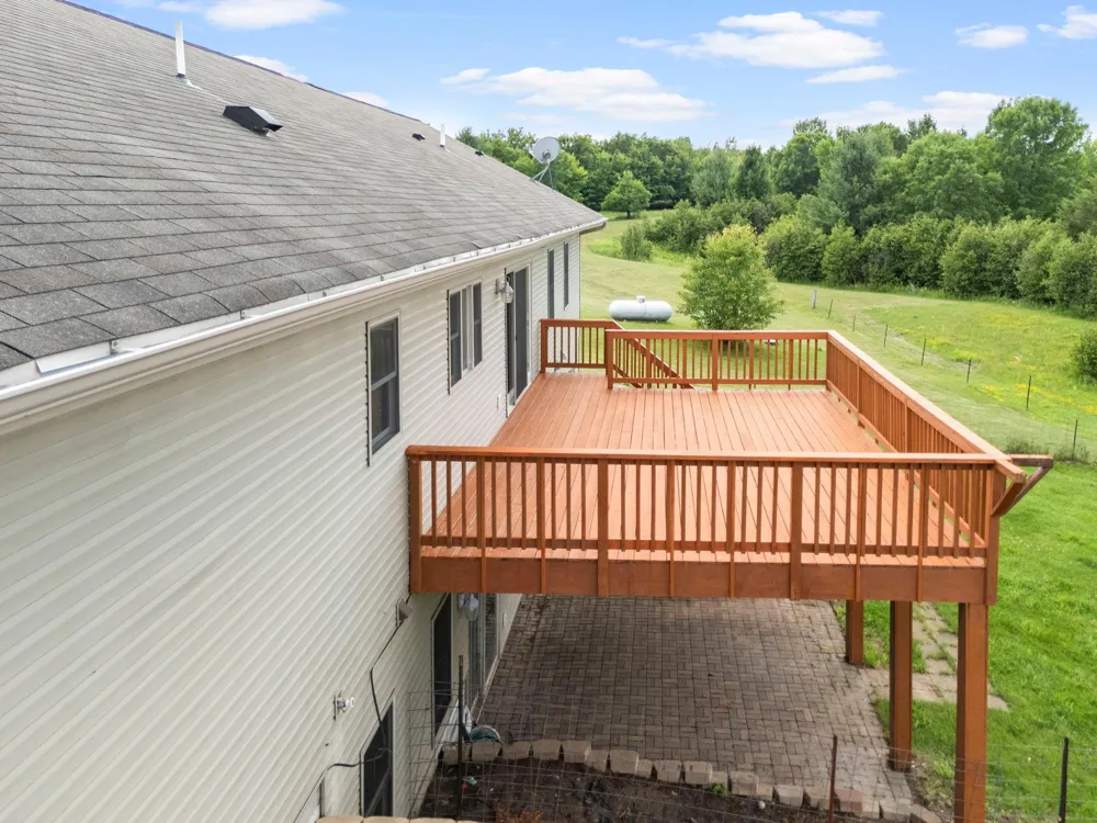 2490 Deer Drive Stanchfield, MN 55080