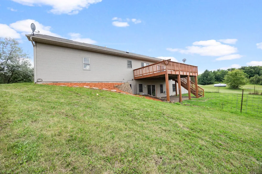 2490 Deer Drive Stanchfield, MN 55080