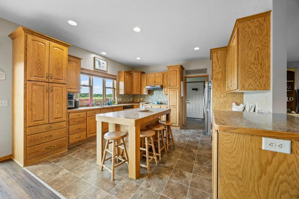 2490 Deer Drive Stanchfield, MN 55080