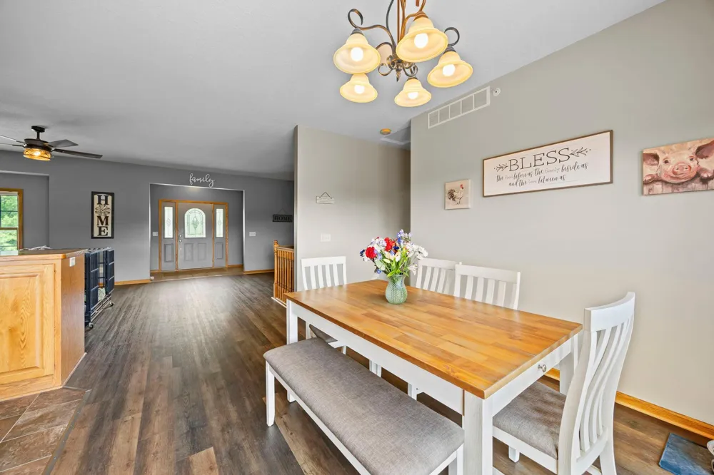 2490 Deer Drive Stanchfield, MN 55080