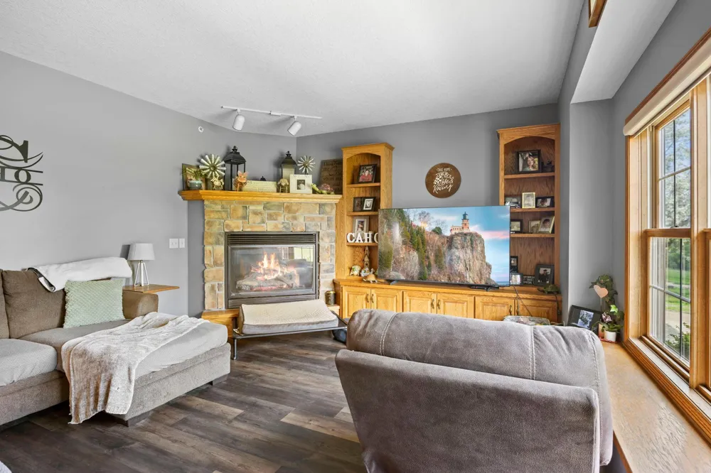 2490 Deer Drive Stanchfield, MN 55080