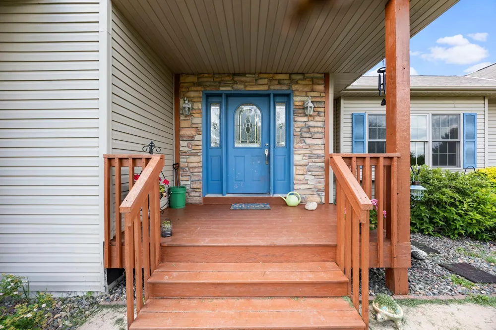 2490 Deer Drive Stanchfield, MN 55080