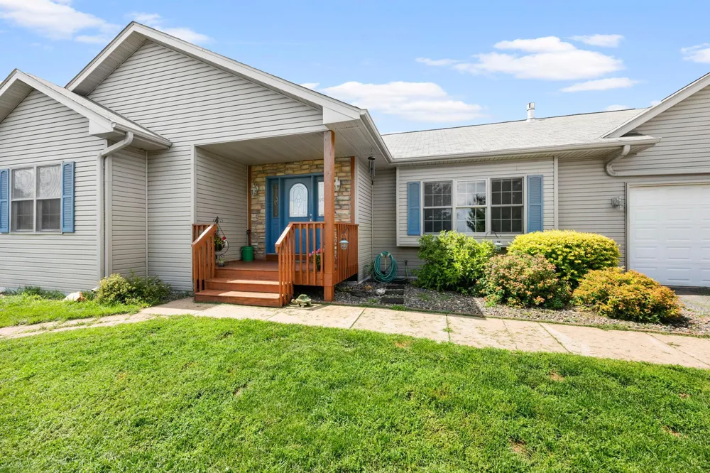 2490 Deer Drive Stanchfield, MN 55080