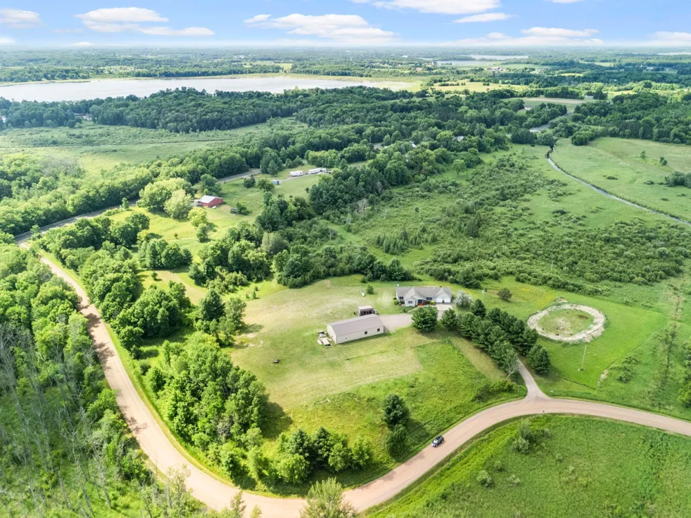 2490 Deer Drive Stanchfield, MN 55080