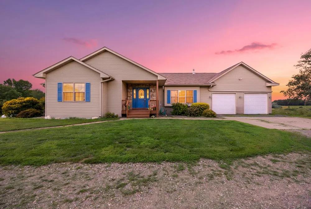 2490 Deer Drive Stanchfield, MN 55080