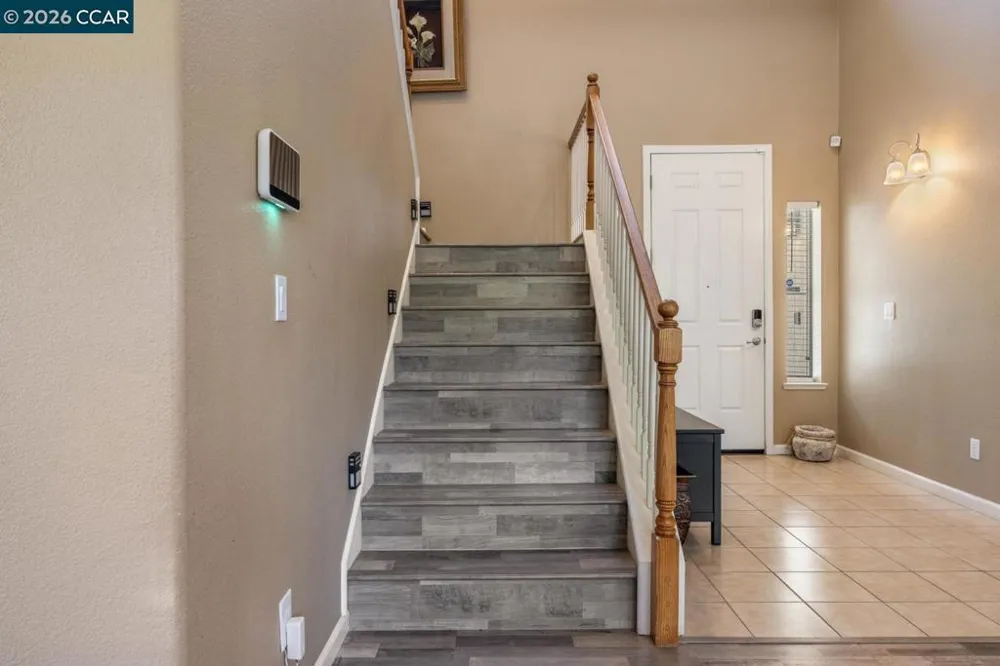 1117 Van Gogh Lane Patterson, CA 95363