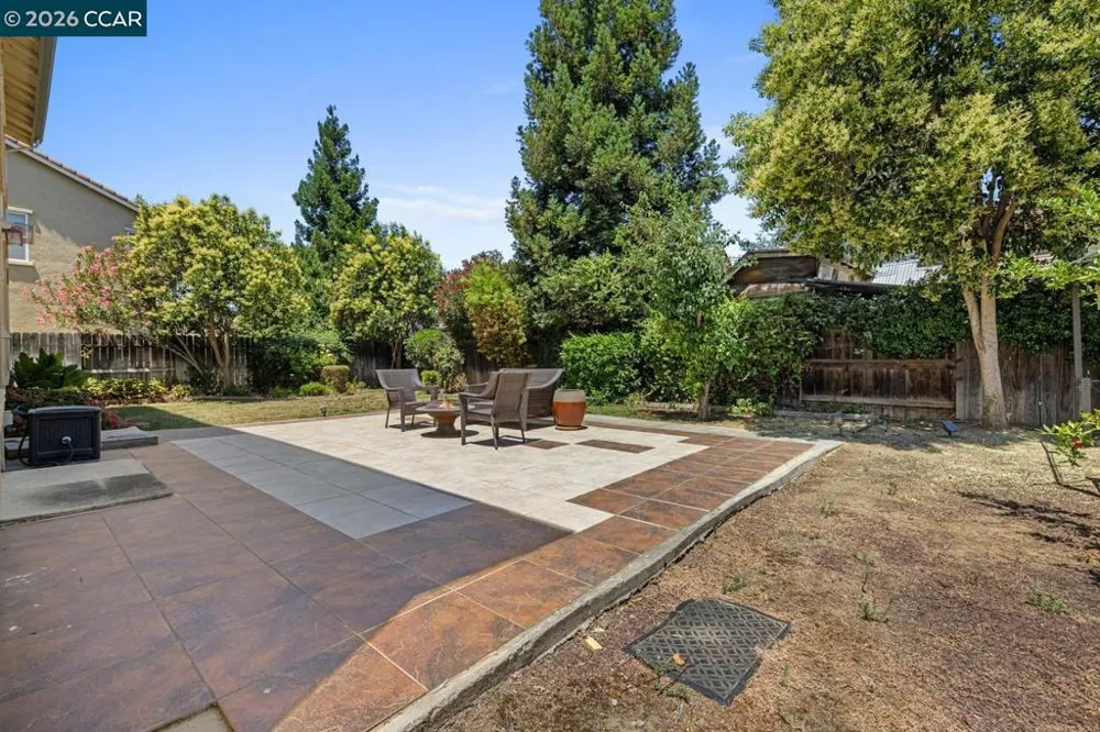 1117 Van Gogh Lane Patterson, CA 95363