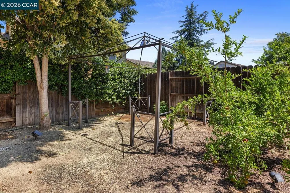 1117 Van Gogh Lane Patterson, CA 95363