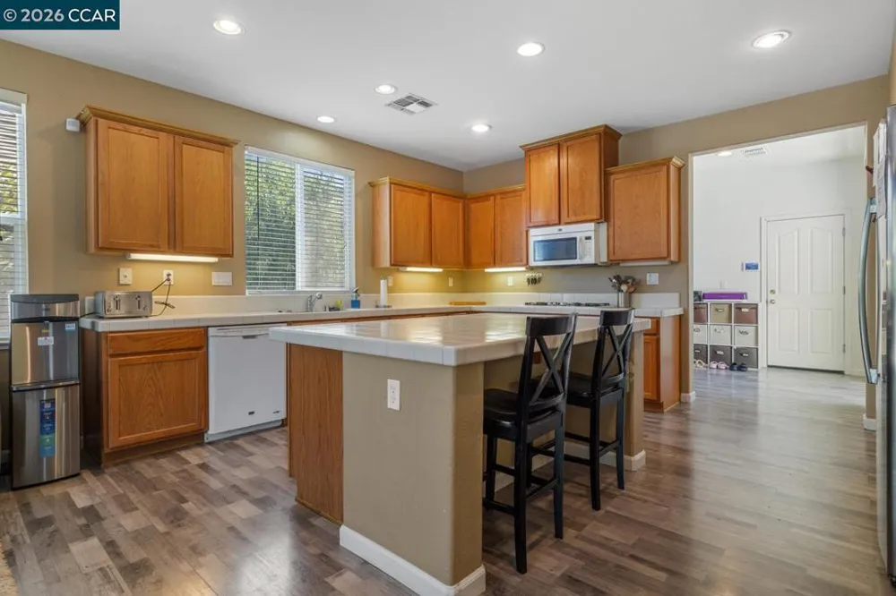 1117 Van Gogh Lane Patterson, CA 95363