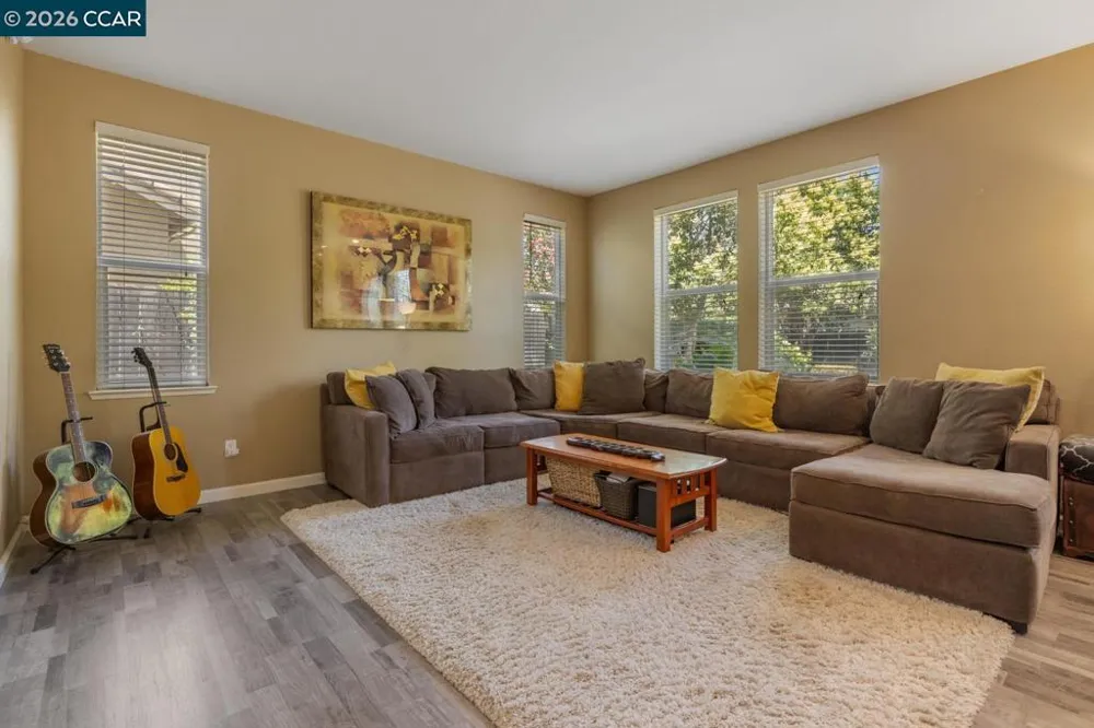 1117 Van Gogh Lane Patterson, CA 95363