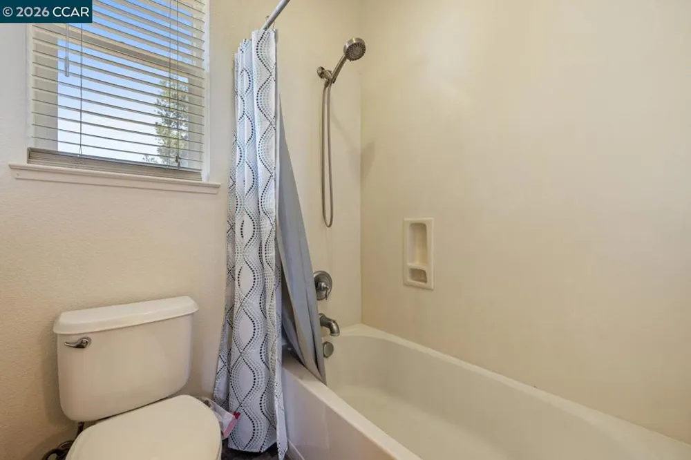 1117 Van Gogh Lane Patterson, CA 95363