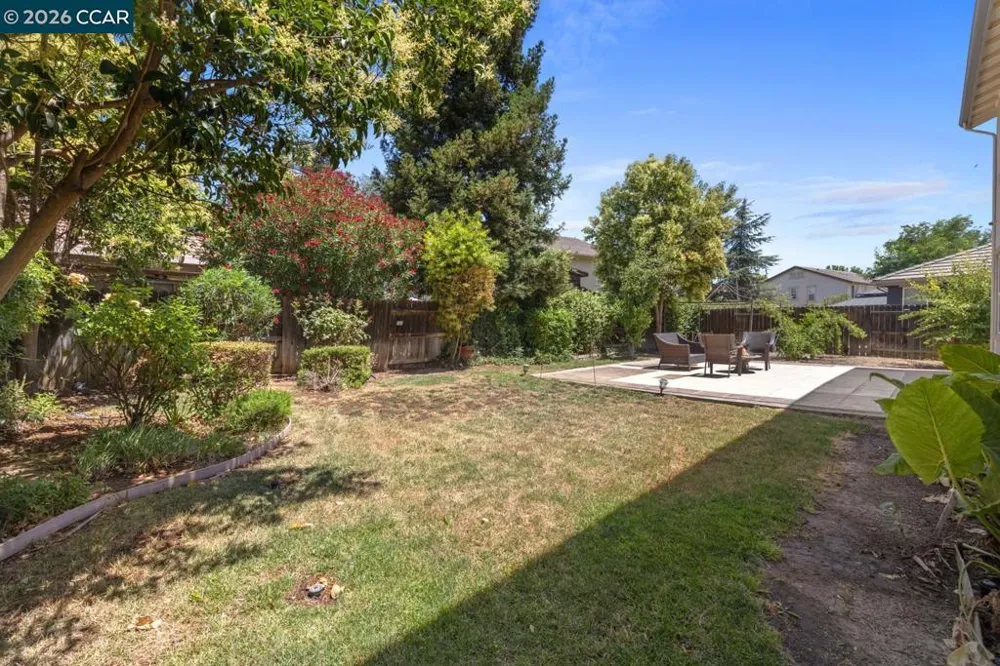 1117 Van Gogh Lane Patterson, CA 95363