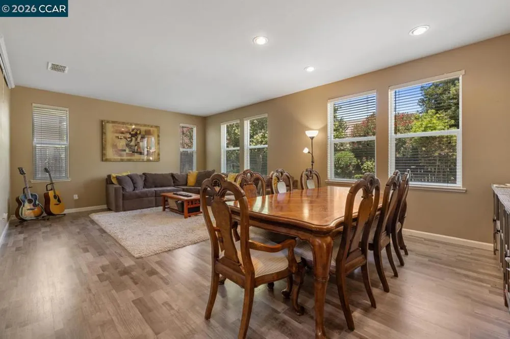 1117 Van Gogh Lane Patterson, CA 95363