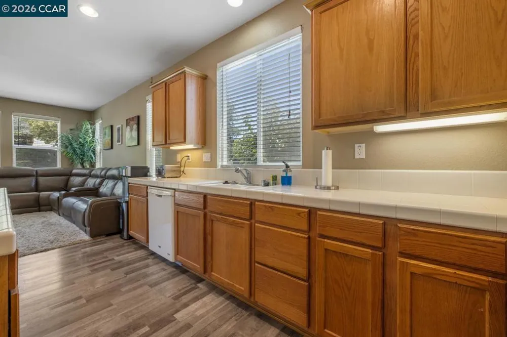 1117 Van Gogh Lane Patterson, CA 95363