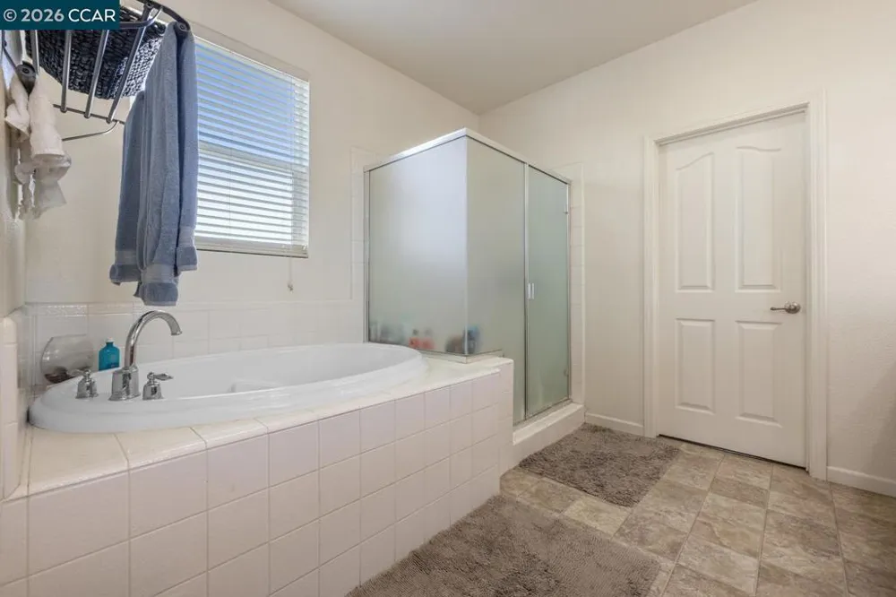 1117 Van Gogh Lane Patterson, CA 95363