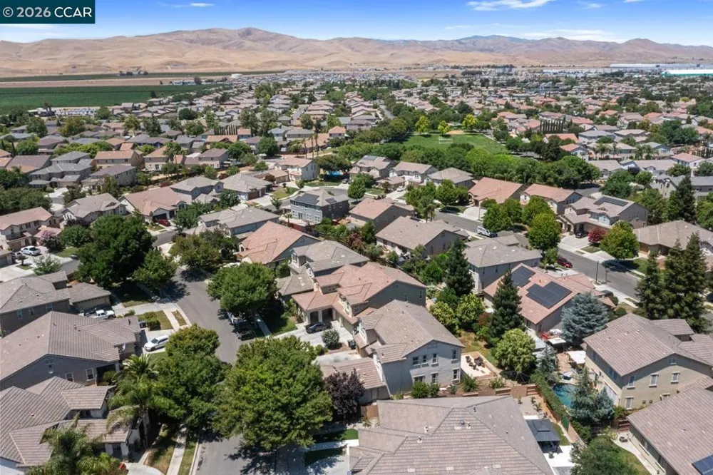 1117 Van Gogh Lane Patterson, CA 95363
