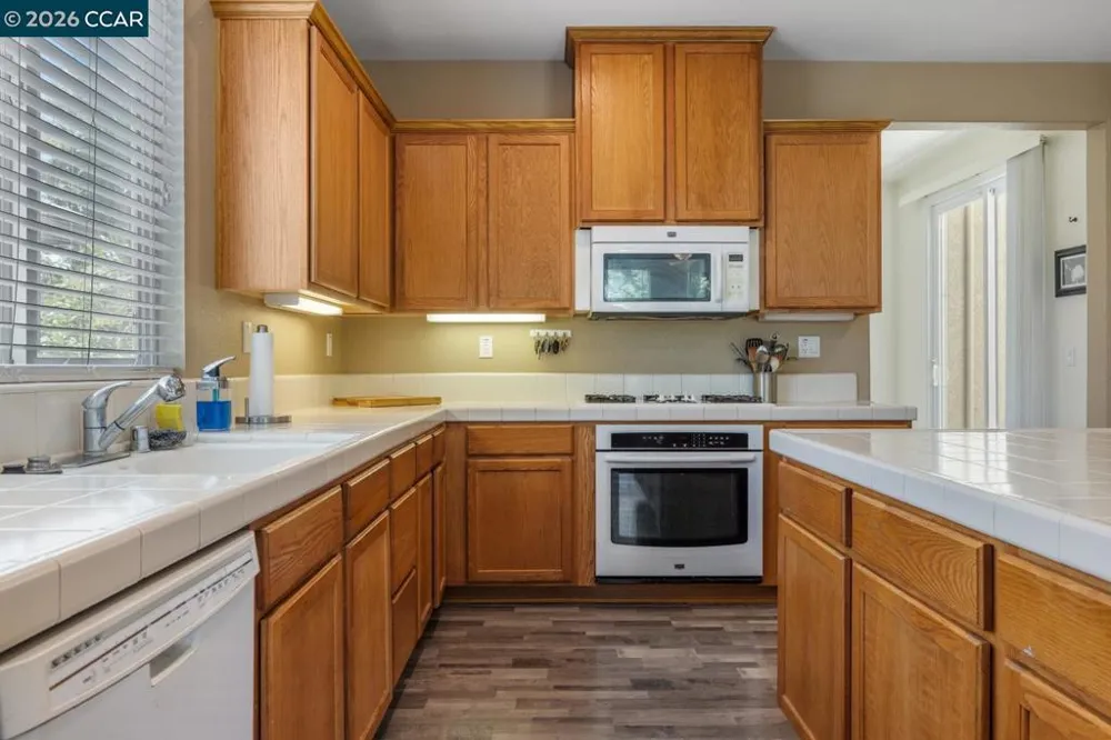 1117 Van Gogh Lane Patterson, CA 95363