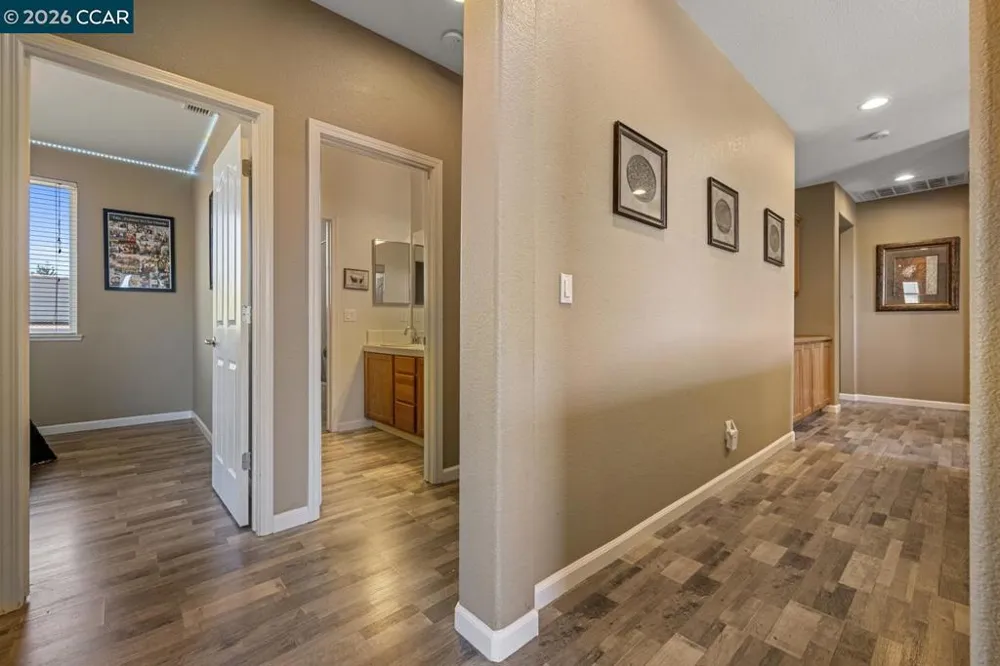 1117 Van Gogh Lane Patterson, CA 95363