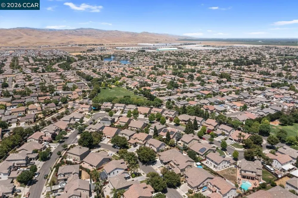 1117 Van Gogh Lane Patterson, CA 95363