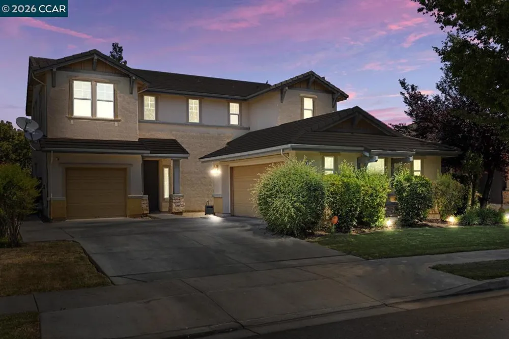 1117 Van Gogh Lane Patterson, CA 95363