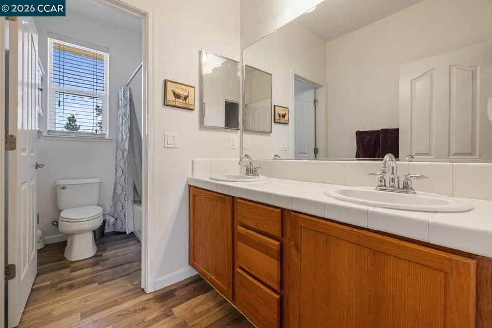 1117 Van Gogh Lane Patterson, CA 95363