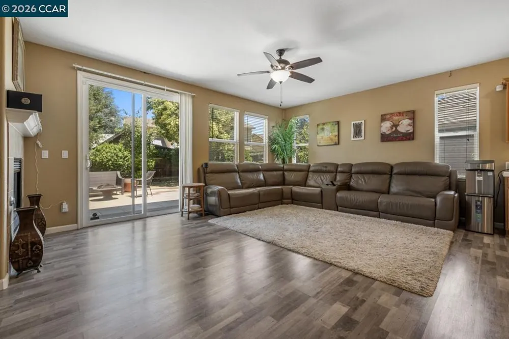 1117 Van Gogh Lane Patterson, CA 95363