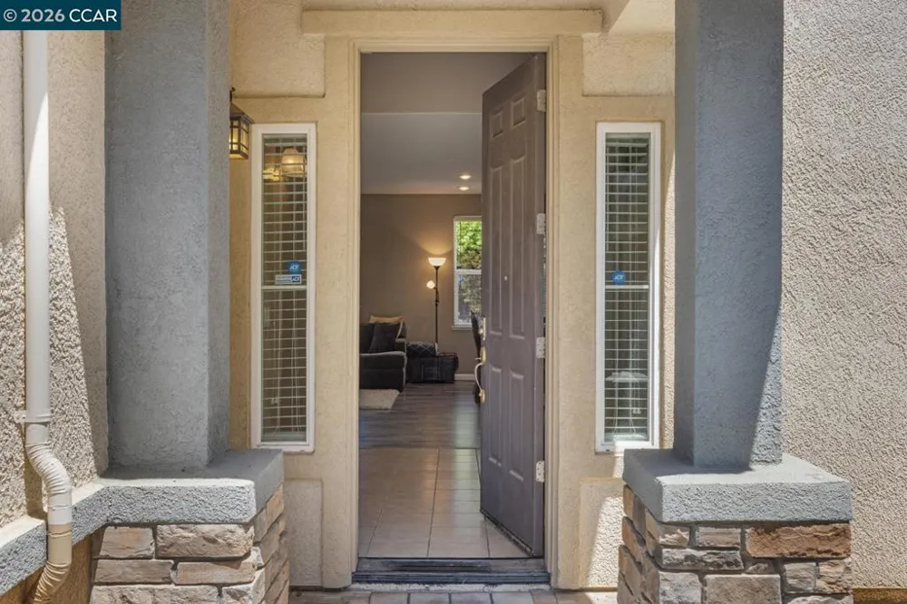 1117 Van Gogh Lane Patterson, CA 95363
