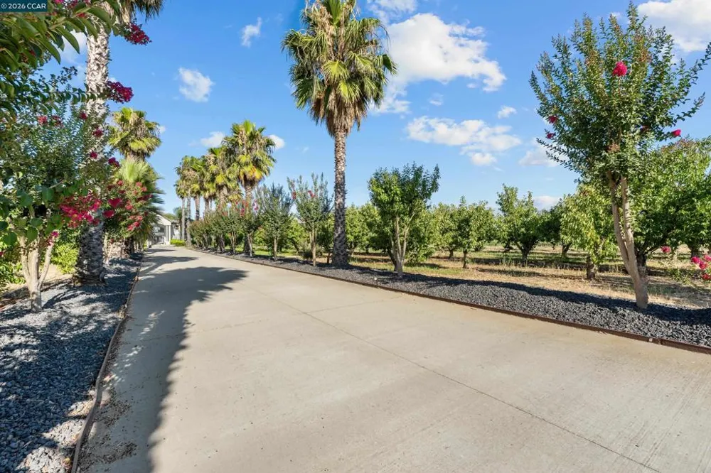 12732 West Ln Lodi, CA 95240