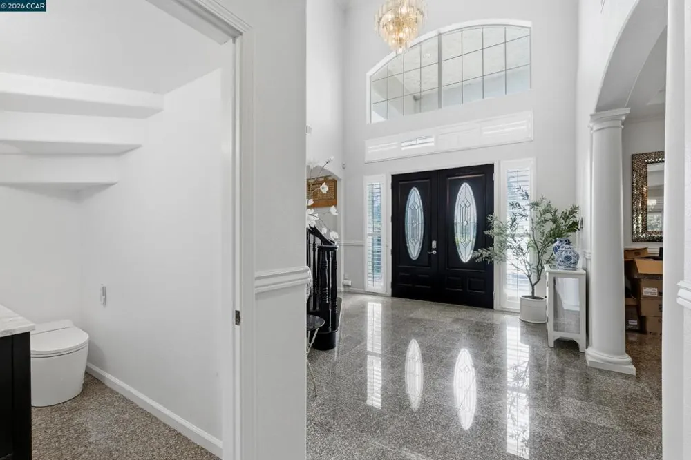 12732 West Ln Lodi, CA 95240