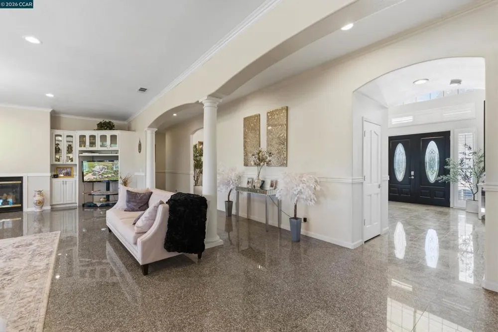 12732 West Ln Lodi, CA 95240