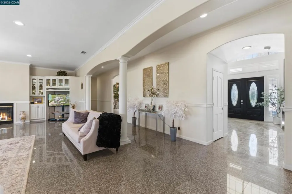 12732 West Ln Lodi, CA 95240