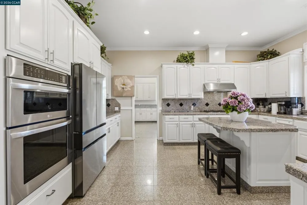 12732 West Ln Lodi, CA 95240