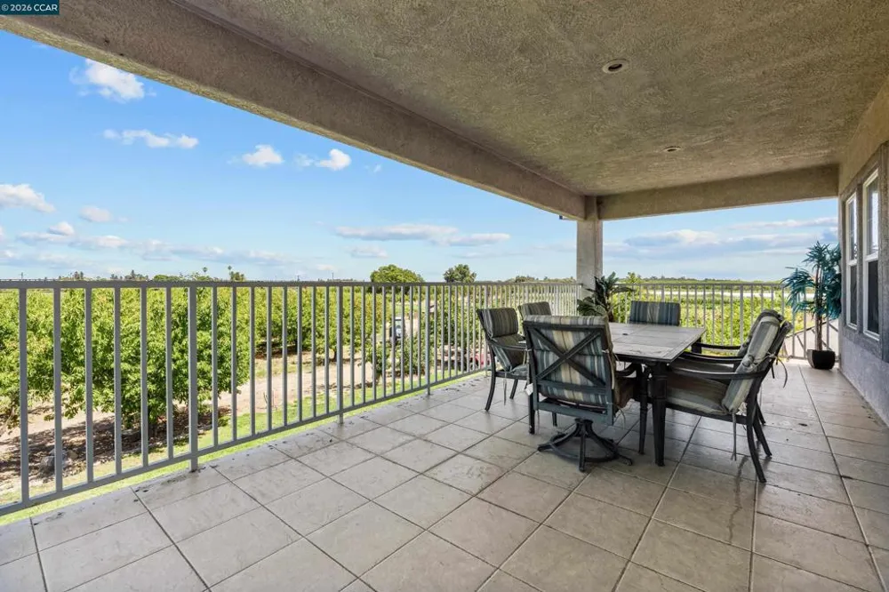 12732 West Ln Lodi, CA 95240