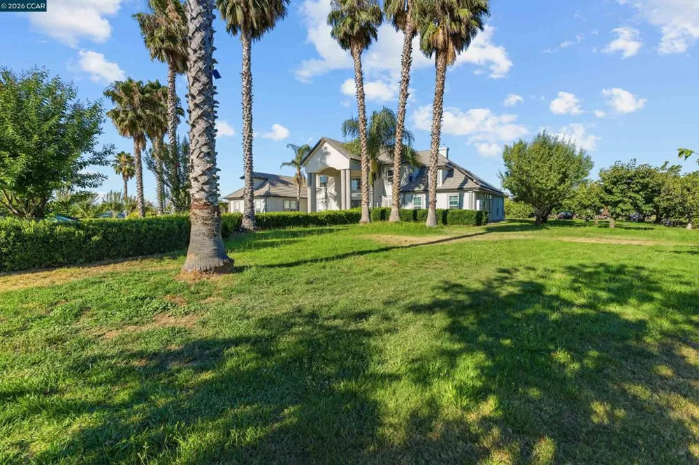 12732 West Ln Lodi, CA 95240