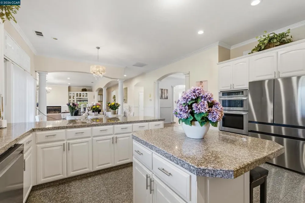 12732 West Ln Lodi, CA 95240