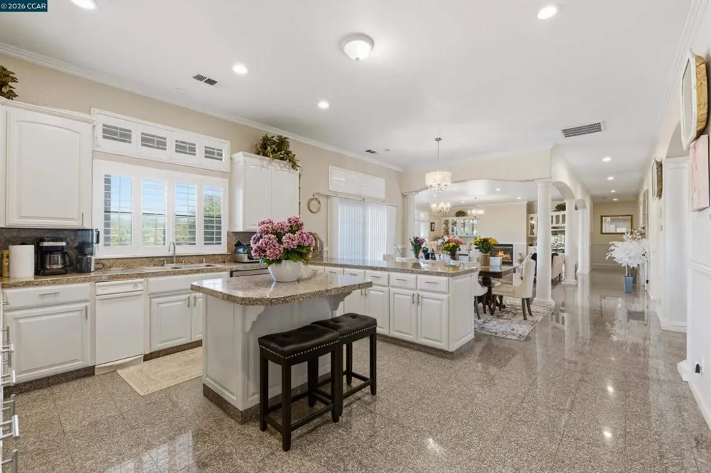 12732 West Ln Lodi, CA 95240